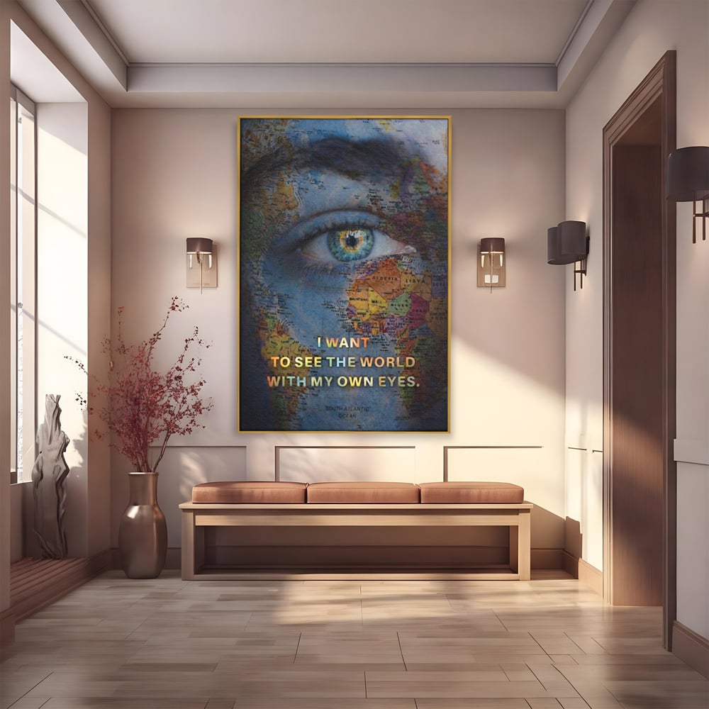 Tablou canvas cu tablou canvas cu ochi uman suprapus pe harta lumii, in rama de aluminiu auriu